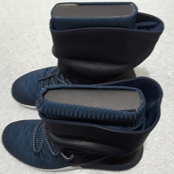 Nike Roshe Two Hi Flyknit Women's Size 5.5 - Picture 3 of 5